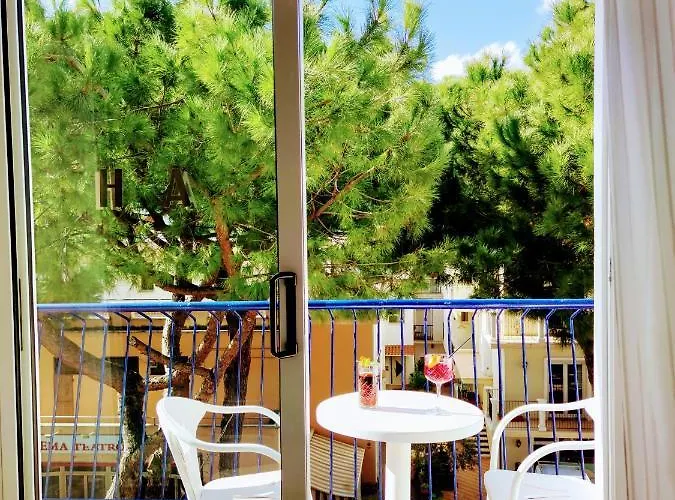 Adria - Colazione Fino Alle 12 酒店 3*