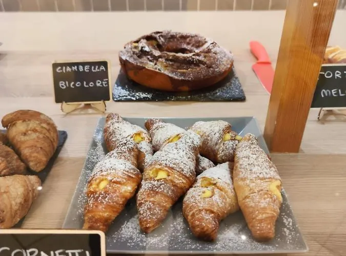 Adria - Colazione Fino Alle 12 酒店 3*