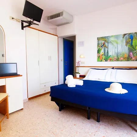Hotel Adria - Colazione Fino Alle 12 3*