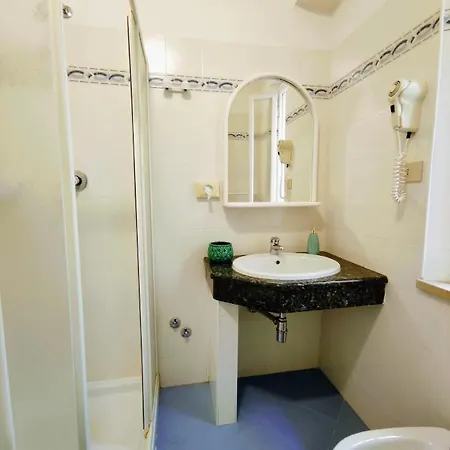 Adria - Colazione Fino Alle 12 Misano Adriatico