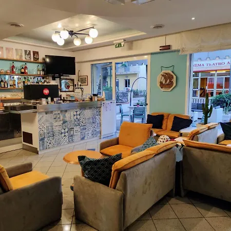 Otel Adria - Colazione Fino Alle 12