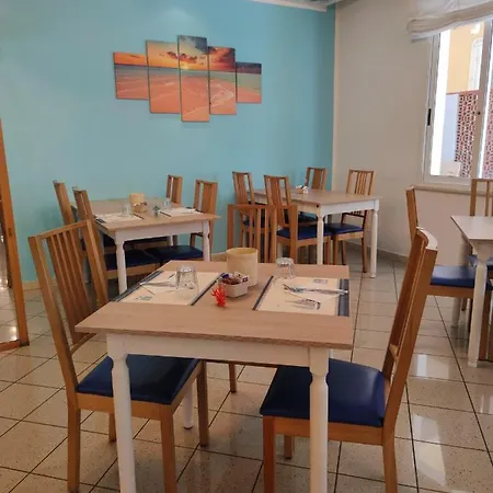 Hotel Adria - Colazione Fino Alle 12 3*
