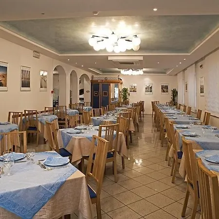Adria - Colazione Fino Alle 12 Hotell Misano Adriatico
