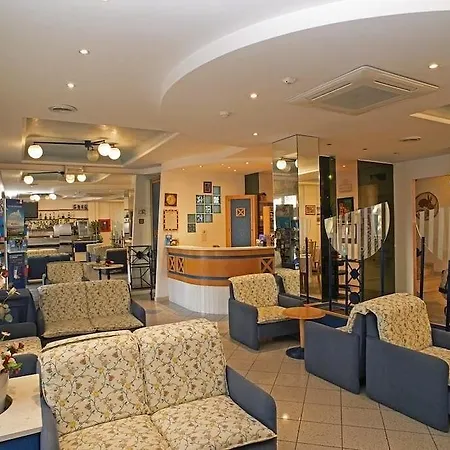 Adria - Colazione Fino Alle 12 Hotell