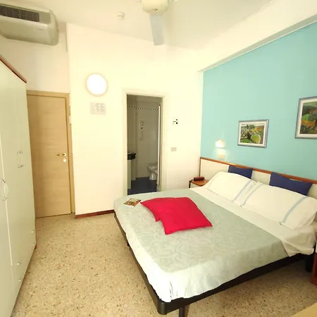 Hotell Adria - Colazione Fino Alle 12