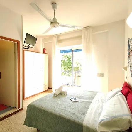 Adria - Colazione Fino Alle 12 Hotell Misano Adriatico