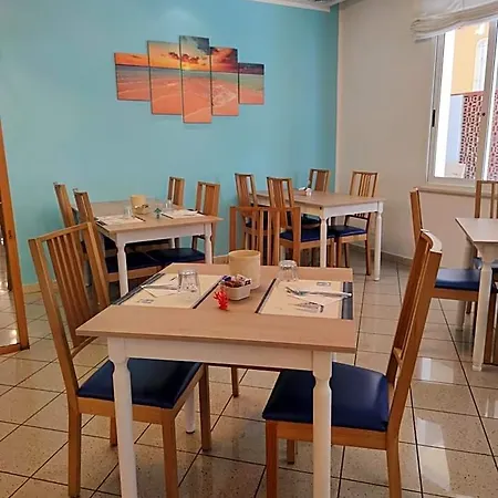 Adria - Colazione Fino Alle 12 3* Misano Adriatico