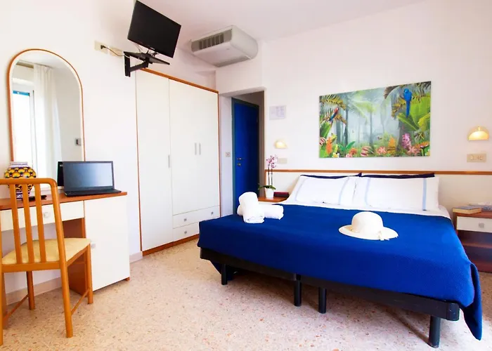 Hotel Adria - Colazione Fino Alle 12 3*