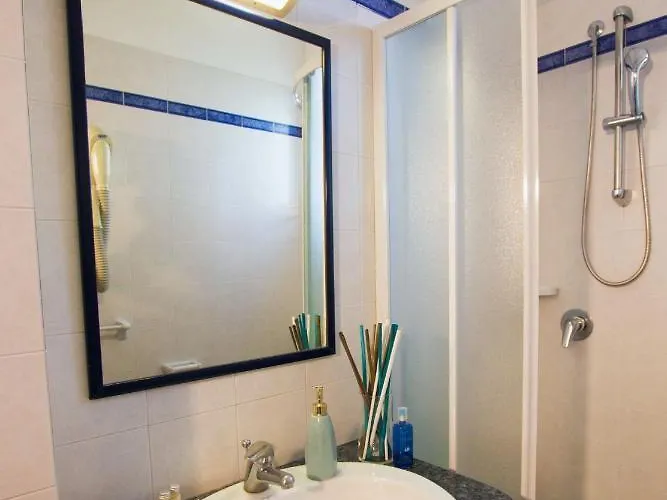 Hotell Adria - Colazione Fino Alle 12 3*