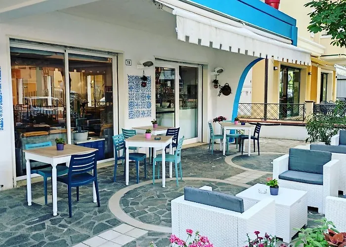 Hotell Adria - Colazione Fino Alle 12 3*