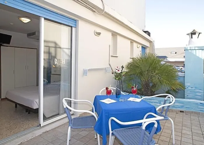 Hotell Adria - Colazione Fino Alle 12 3*