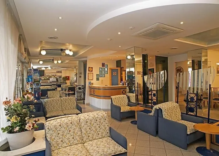 Adria - Colazione Fino Alle 12 Hotell