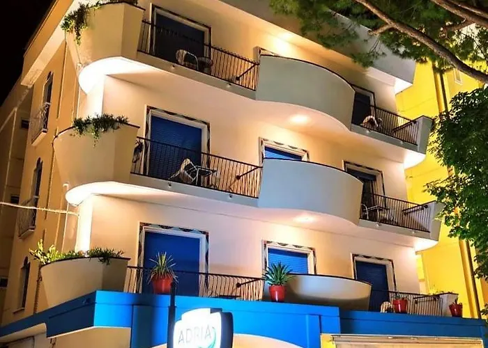 Adria - Colazione Fino Alle 12 Hotel 3*